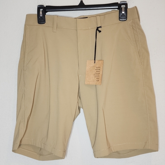 NWT J. Crew 9" Tech Shorts. Khaki. Men's size 29. - Picture 1 of 16